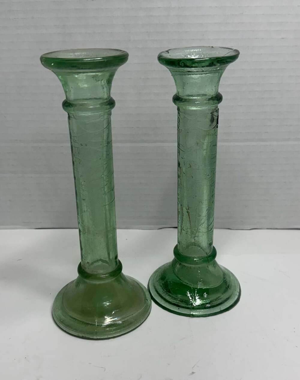 Authentic 100% Recycled Glass Art Vase Bud Vase Green Glass Made In Spain 7 3/4”